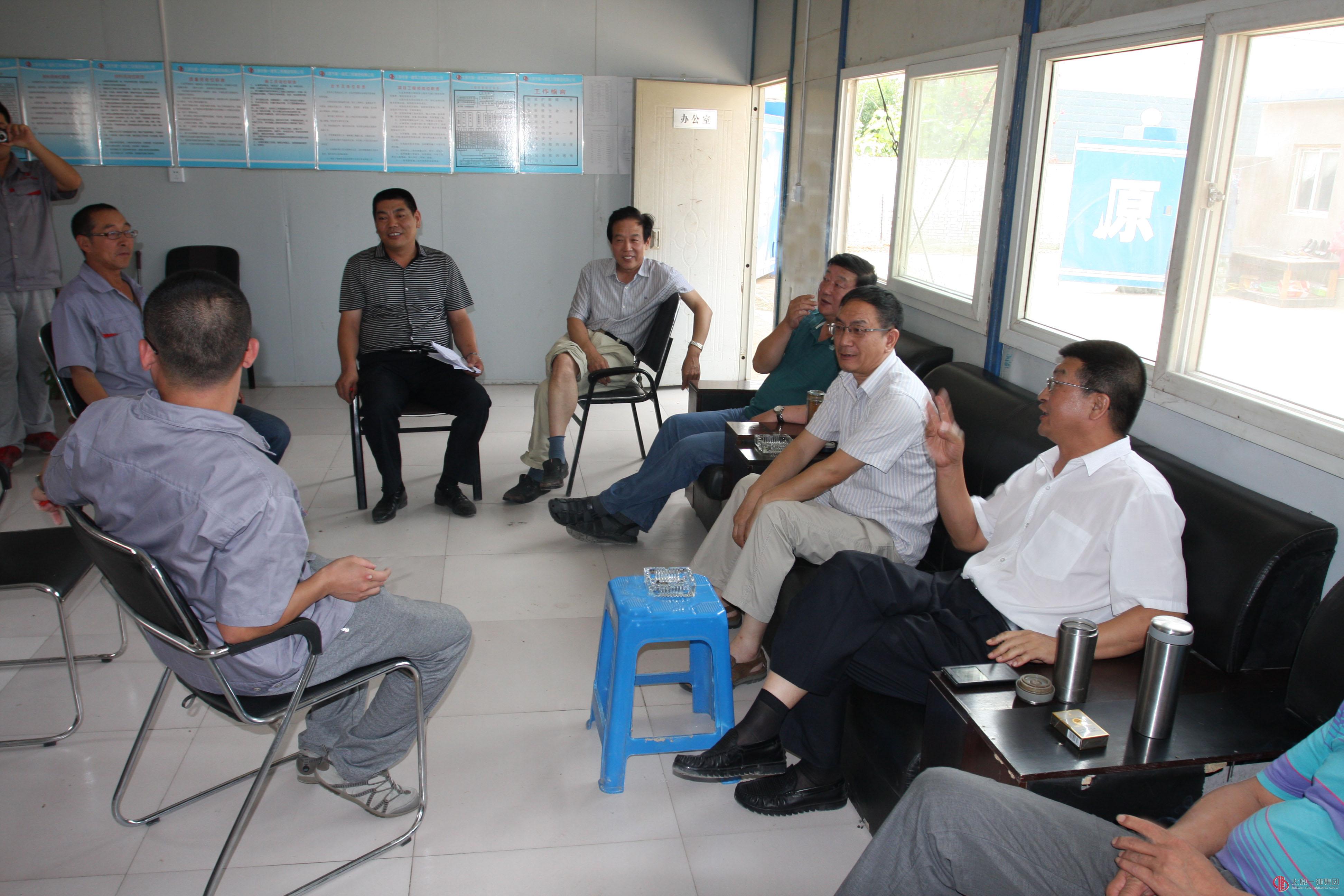 “送清凉 鼓干劲”慰问一线职工