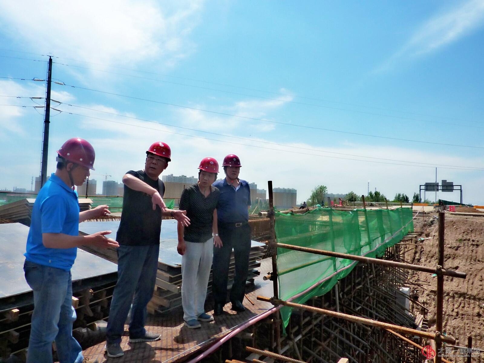 夏日炎炎来慰问 丝丝凉意沁人心