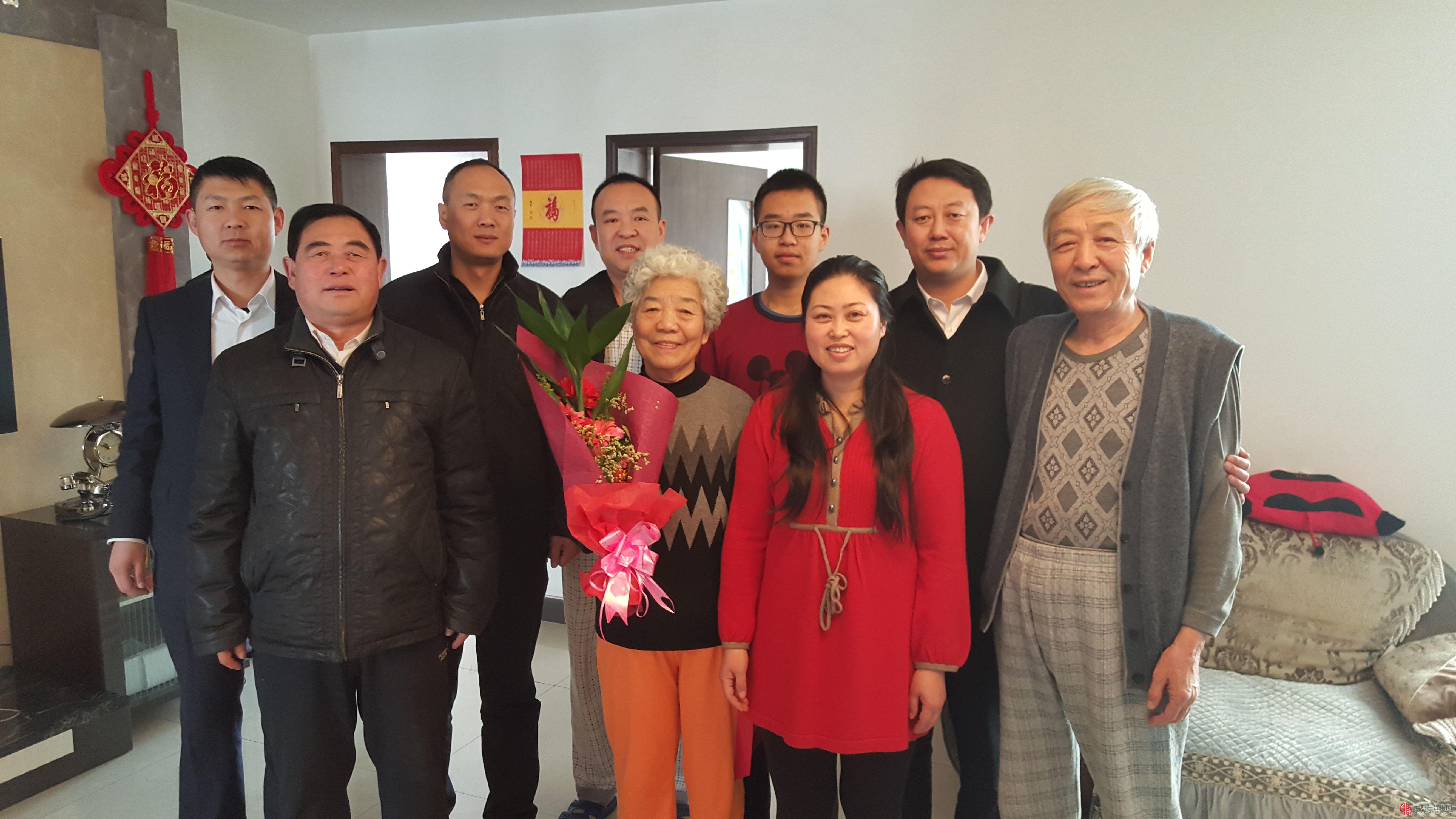 集团公司开展2016年春节“春风送暖”慰问活动