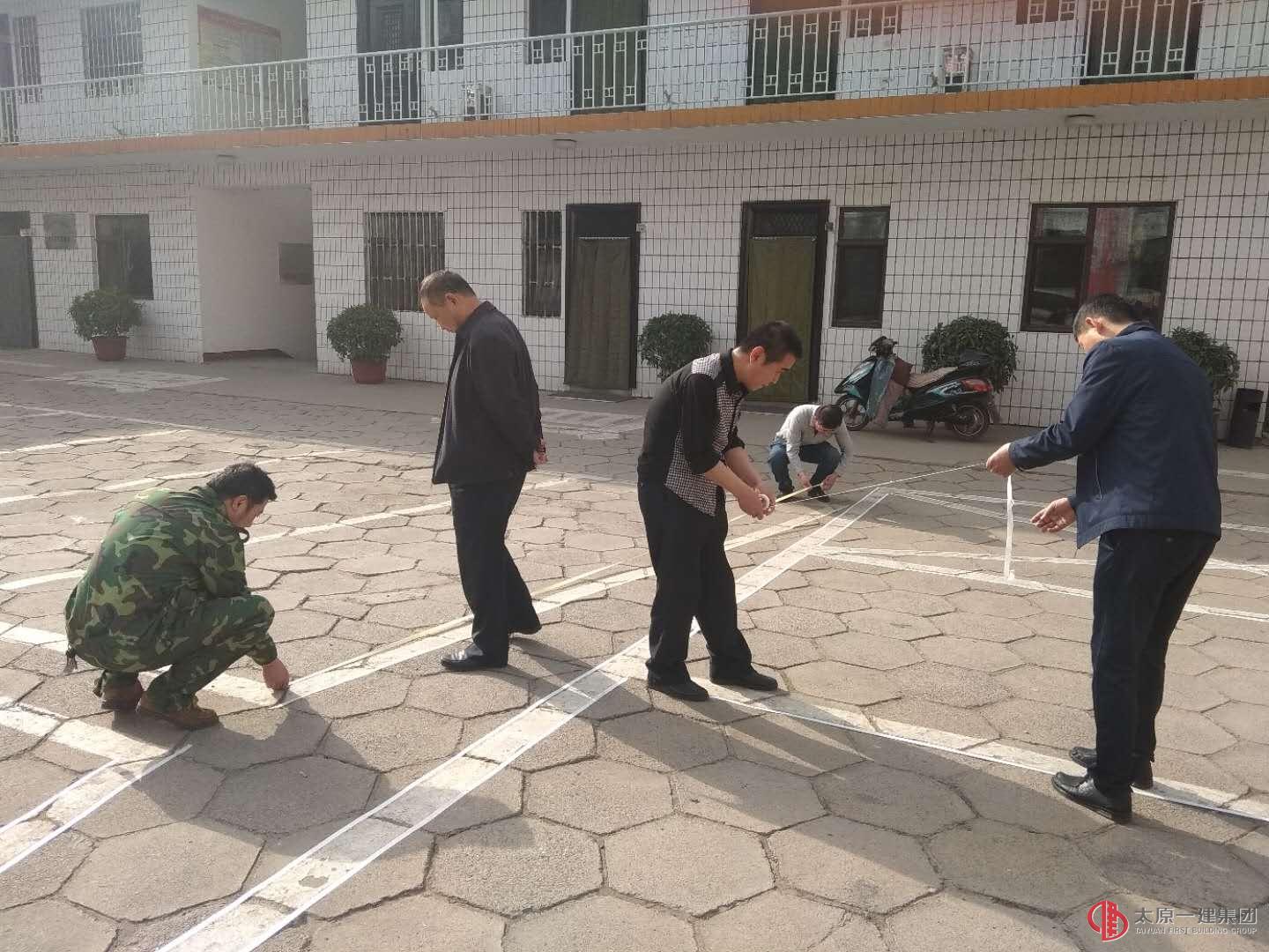 迎接厂庆 美化环境